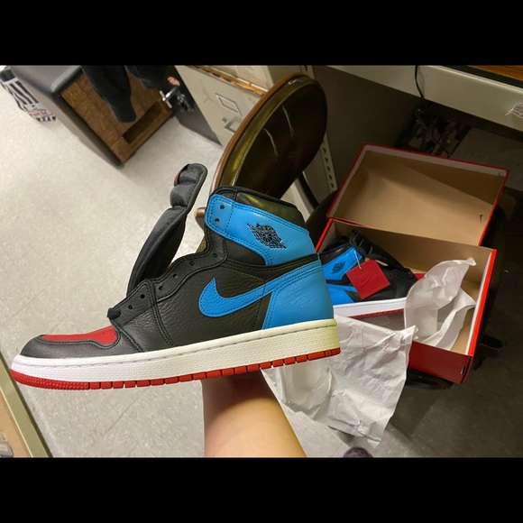 SOLD Retro Jordan UNC Chicago 1s - Picture 4 of 5